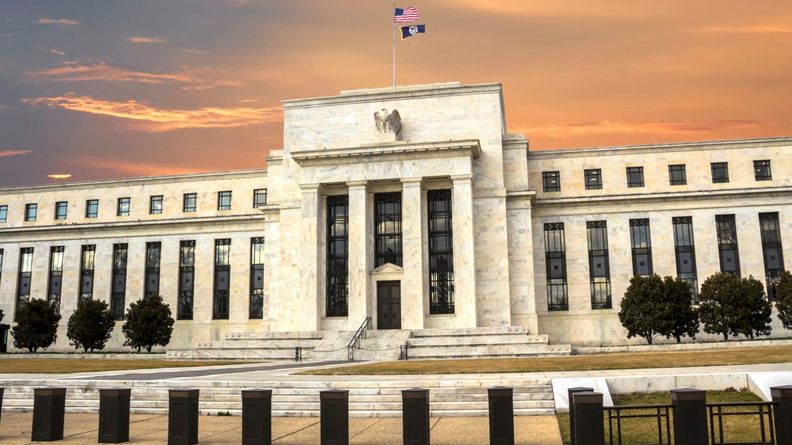 Trump’tan Fed’e faiz baskısı: Dünyanın en düşük faizini ödemeliyiz